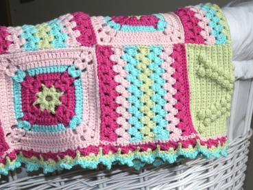 Häkelanleitung Babydecke aus Grannys "Große Liebe"