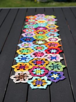 Häkelanleitung Tischläufer Mandala