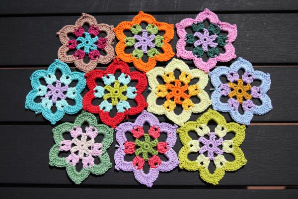 Häkelanleitung Tischläufer Mandala